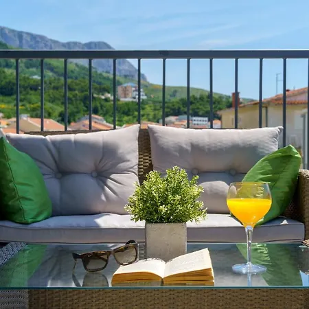 Emilia Lofts Apartment *
