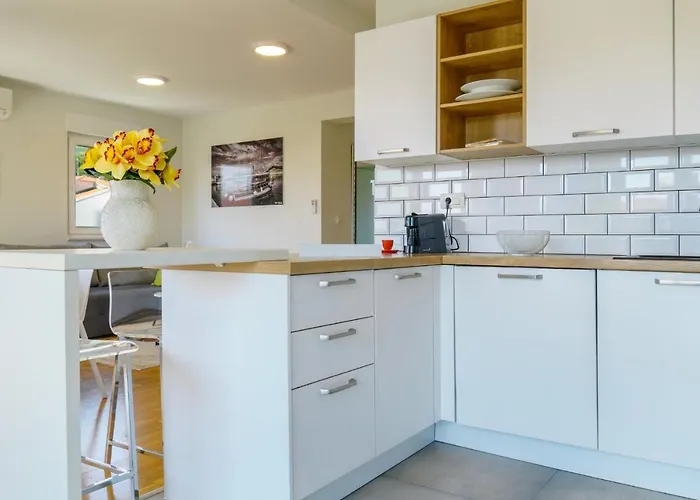 Emilia Lofts Lägenhet Tučepi