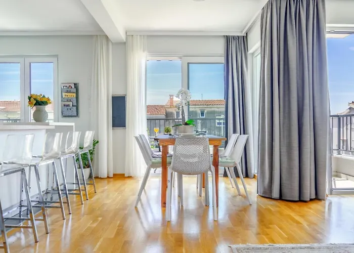 Emilia Lofts *